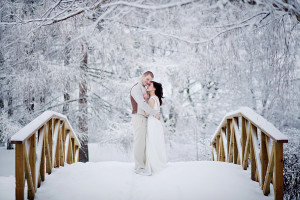 winter-wedding-bridge-1